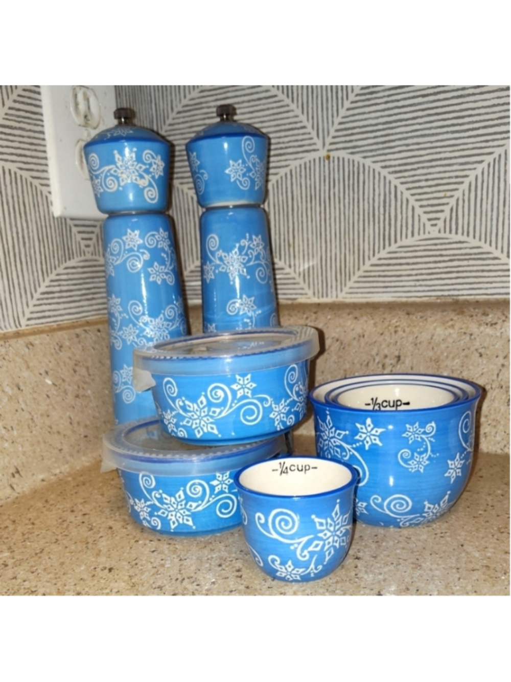 Temp-rations Light Blue Snowflake Pattern Set